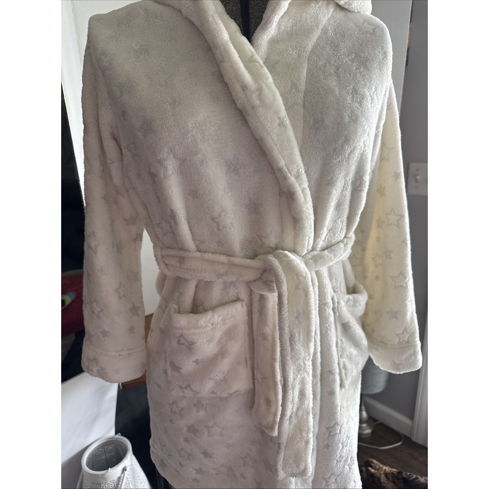 Cat & Jack Robe, size L 10/12 Soft White With Silver Stars